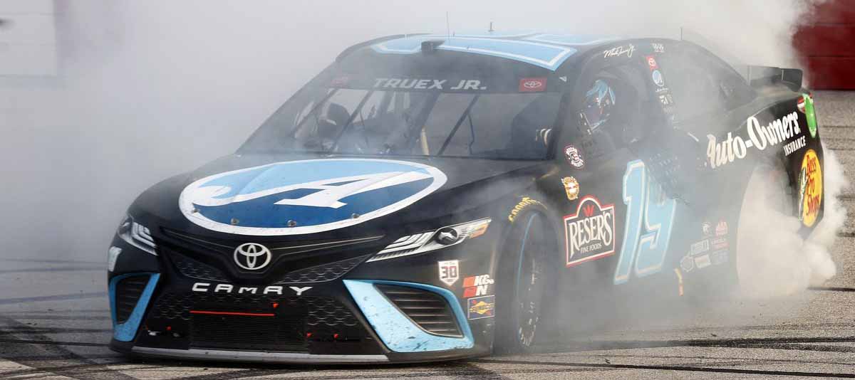 Apuestas NASCAR Camping World Truck Series – United Rentals