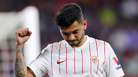 Jesús "Tecatito" Corona se está luciendo con su nuevo club, el Sevilla de España