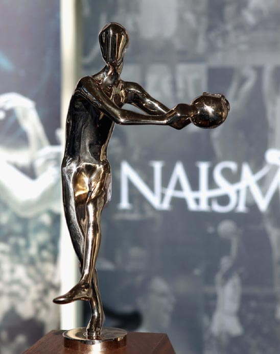 Pronósticos baloncensto colegial | Trofeo Naismith que se entrega al mejor jugador del año